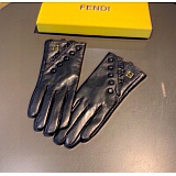 New Arrivals Fendi Gloves in 133818