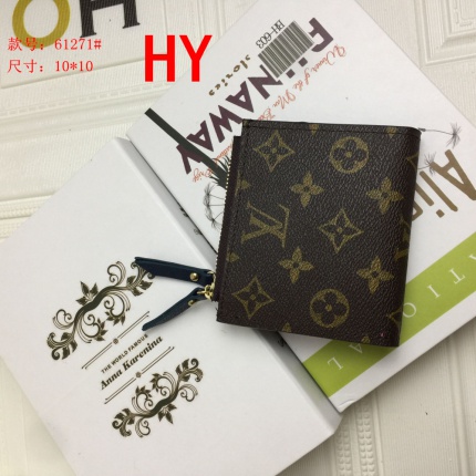 Cheap Louis Vuitton Cards Holders in 133853