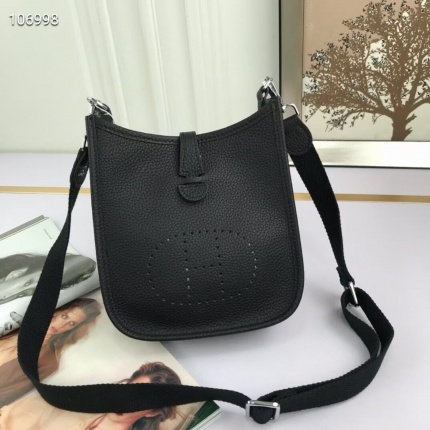 New Arrivals Hermes AAA quality Shoulder Bags in 133993