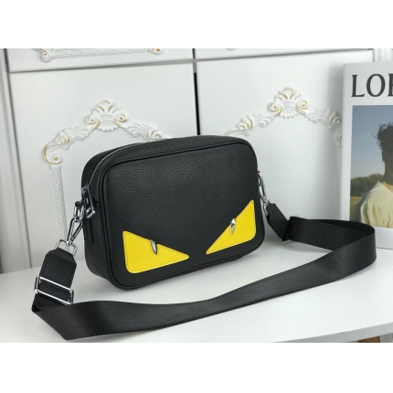 New Arrivals Fendi AAA Shoulder Bags For Men in 134229