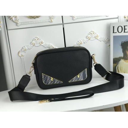 New Arrivals Fendi AAA Shoulder Bags For Men in 134230