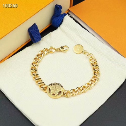 New Arrivals Versace Bracelets in 134313