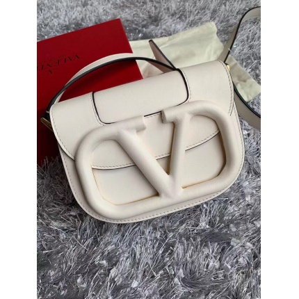 Valentino AAA quality Handbags in 134978