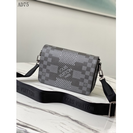 Louis Vuitton AAA+++ bags For Men in 134986