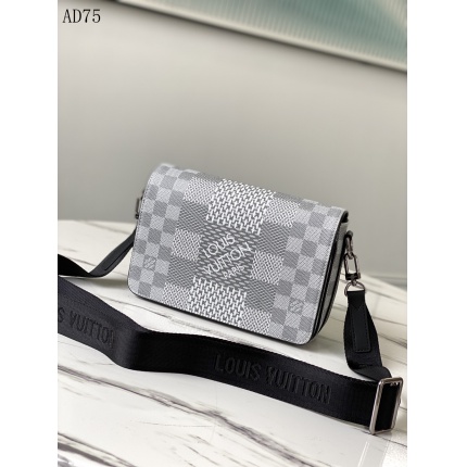 Louis Vuitton AAA+++ bags For Men in 134987