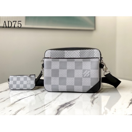 Louis Vuitton AAA+++ bags For Men in 134989