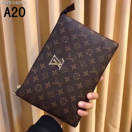 Louis Vuitton AAA Quality Wallets in 135045