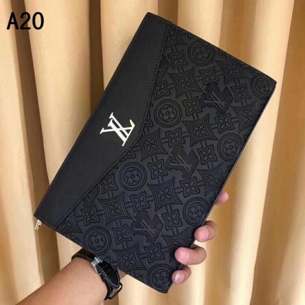 Louis Vuitton AAA Quality Wallets in 135046