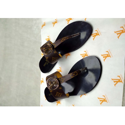 Louis Vuitton Slippers For Women in 135277