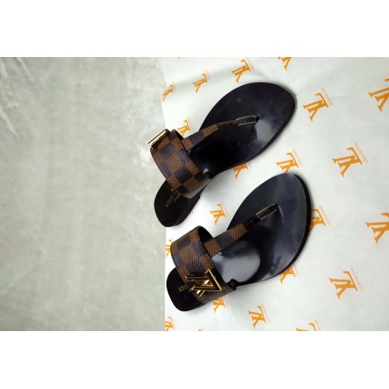 Louis Vuitton Slippers For Women in 135287