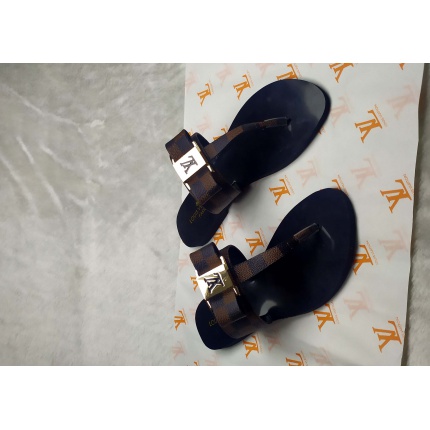 Louis Vuitton Slippers For Women in 135290