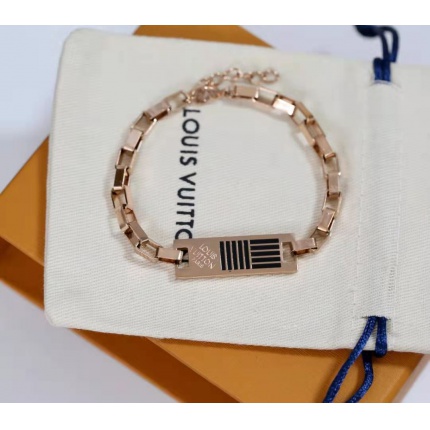 Louis Vuitton Bracelets in 135367