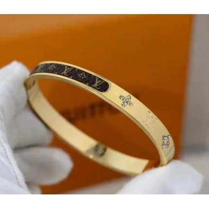 Louis Vuitton Bracelets in 135393