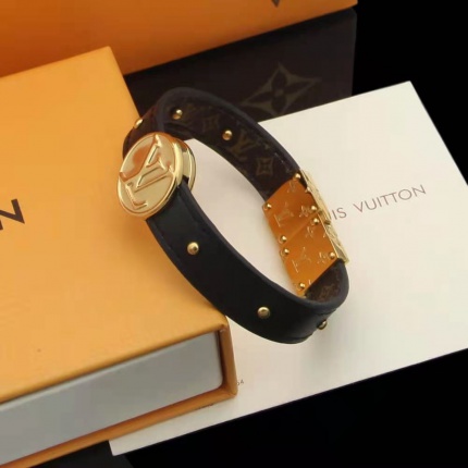 Louis Vuitton Bracelets in 135400