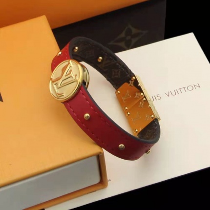 Louis Vuitton Bracelets in 135401
