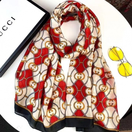 Gucci Scarf in 135441