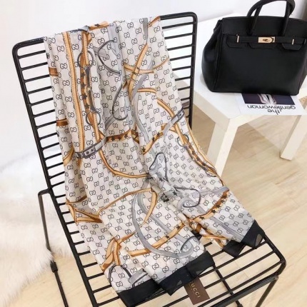 Gucci Scarf in 135447