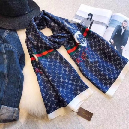 Gucci Scarf in 135480