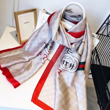 Gucci Scarf in 135481