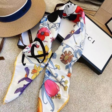 Gucci Scarf in 135490