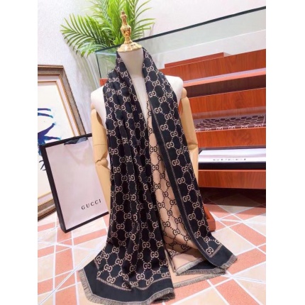 Gucci Scarf in 135512
