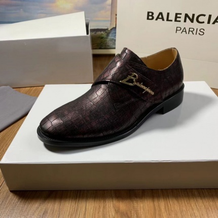 New Arrivals Top quality Balenciaga Leather Shoes For Men in 135602