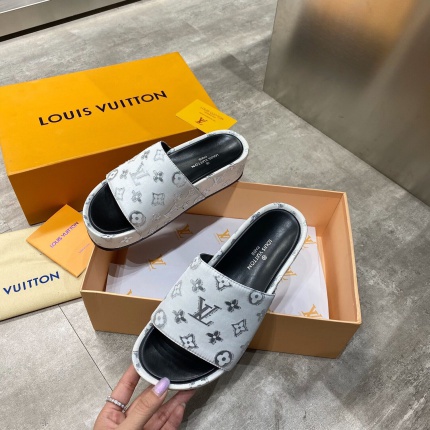 New Arrivals Louis Vuitton Platform Slippers For Women in 135621