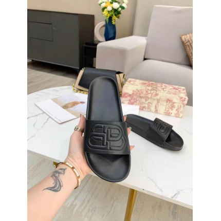 New Arrivals Balenciaga Slippers For Women in 135636
