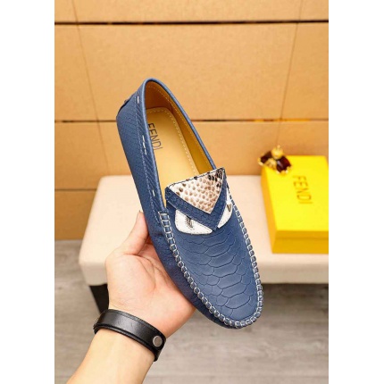 Fendi Leather shoes For Men in 136278