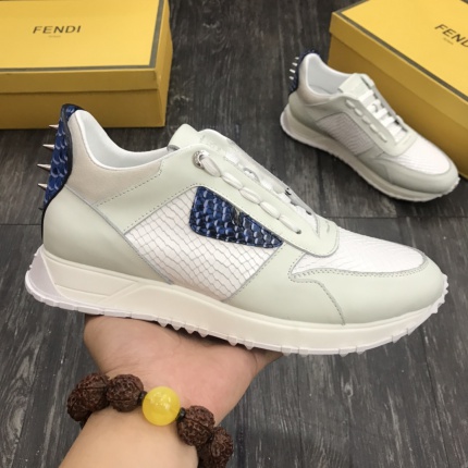 Fendi Sneakers For Men in 136389