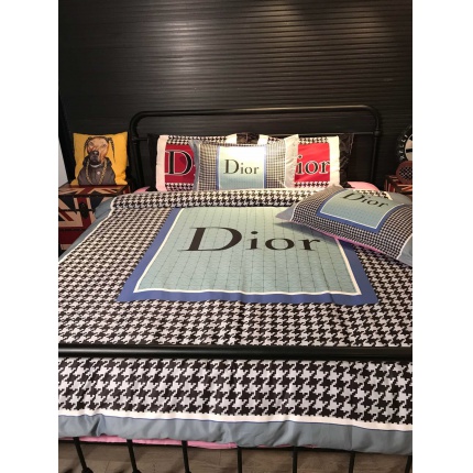 Dior Bed Sheets in 136740