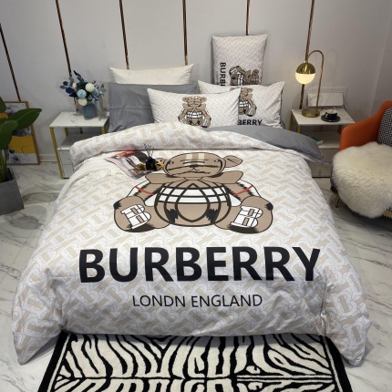 Burberry Bed Sheets in 136744
