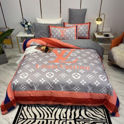 Louis Vuitton Bed Sheets in 136871