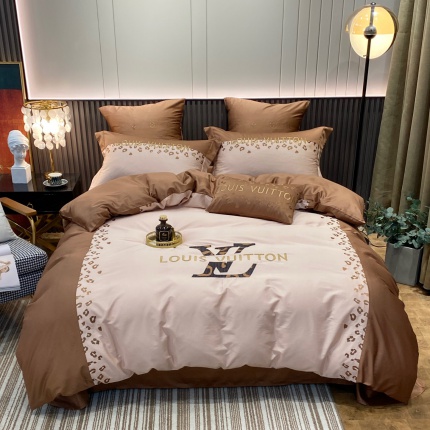 Louis Vuitton Bed Sheets in 136872