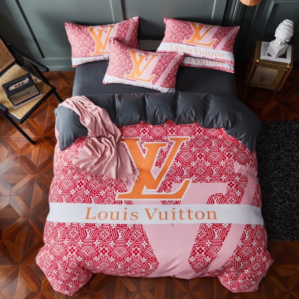 Louis Vuitton Bed Sheets in 136874