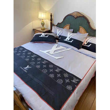 Louis Vuitton Bed Sheets in 136886