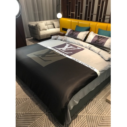 Louis Vuitton Bed Sheets in 136891