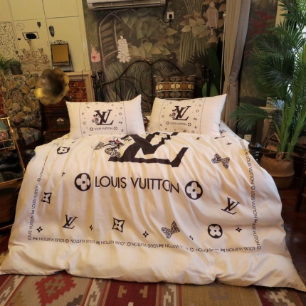 Louis Vuitton Bed Sheets in 136900