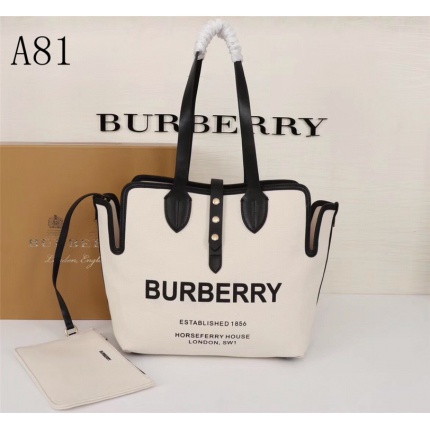 Burberry AAA Quality Handbags in 137023