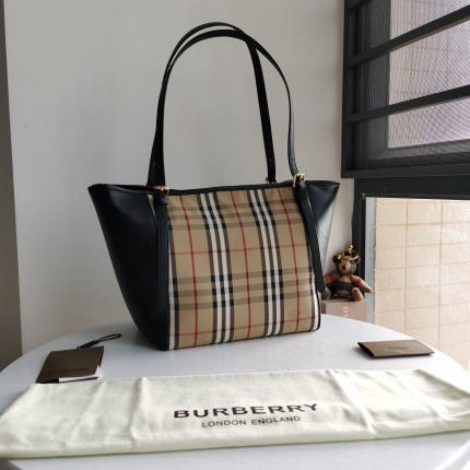 New Arrivals Burberry Top quality Handbags in 137027