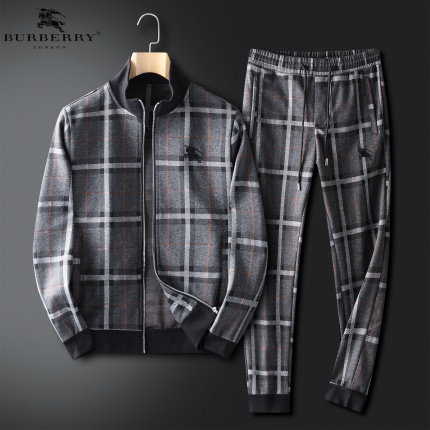 Burberry Tracksuits for Men in 137365