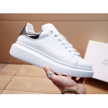 Alexander Mcqueen Sneakers For Women in 137529