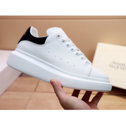 Alexander Mcqueen Sneakers For Women in 137535