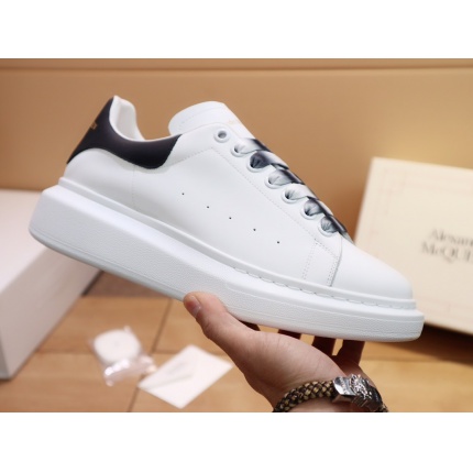 Alexander Mcqueen Sneakers For Women in 137539
