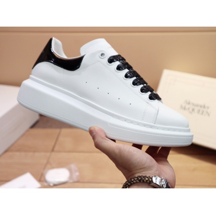 Alexander Mcqueen Sneakers For Women in 137545