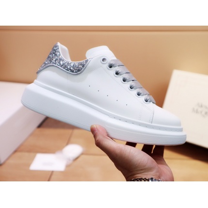Alexander Mcqueen Sneakers For Women in 137546
