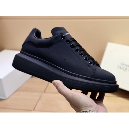 Alexander Mcqueen Sneakers For Women in 137548