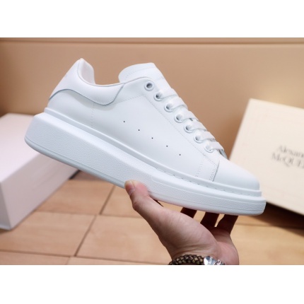Alexander Mcqueen Sneakers For Women in 137549