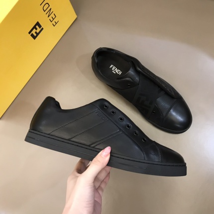 Fendi Sneakers For Men in 137807