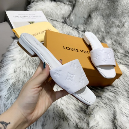 Louis Vuitton Slippers For Women in 137815